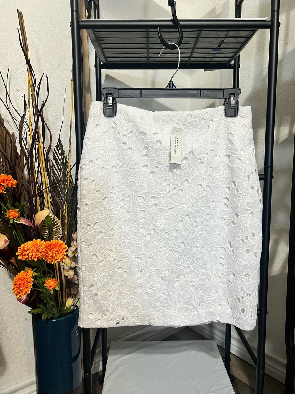 NWT Banana Republic White Floral Lace Mini Skirt - Women